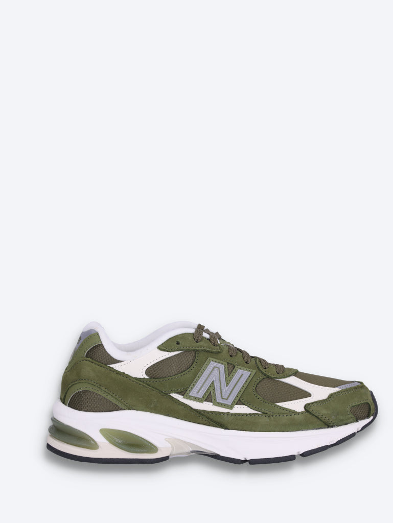 2010 sneakers 1