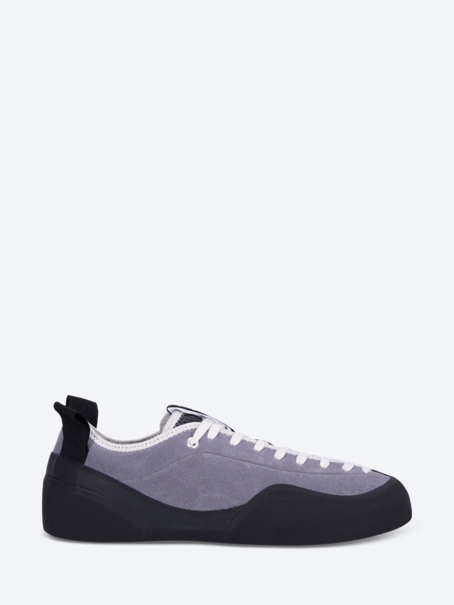 13 Uhr Turnschuhe 1