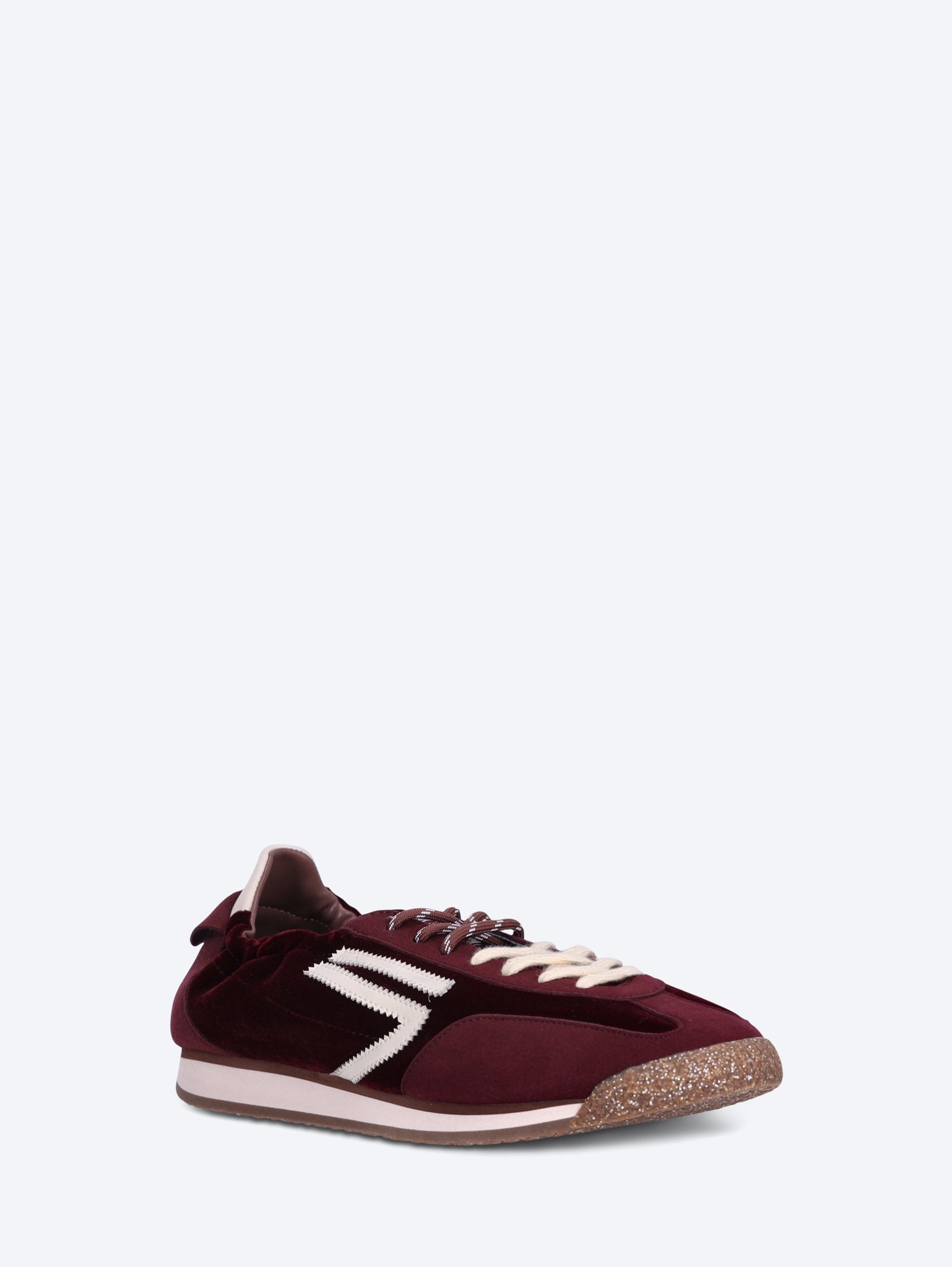 6.02 Panther-Wein-Sneaker 2