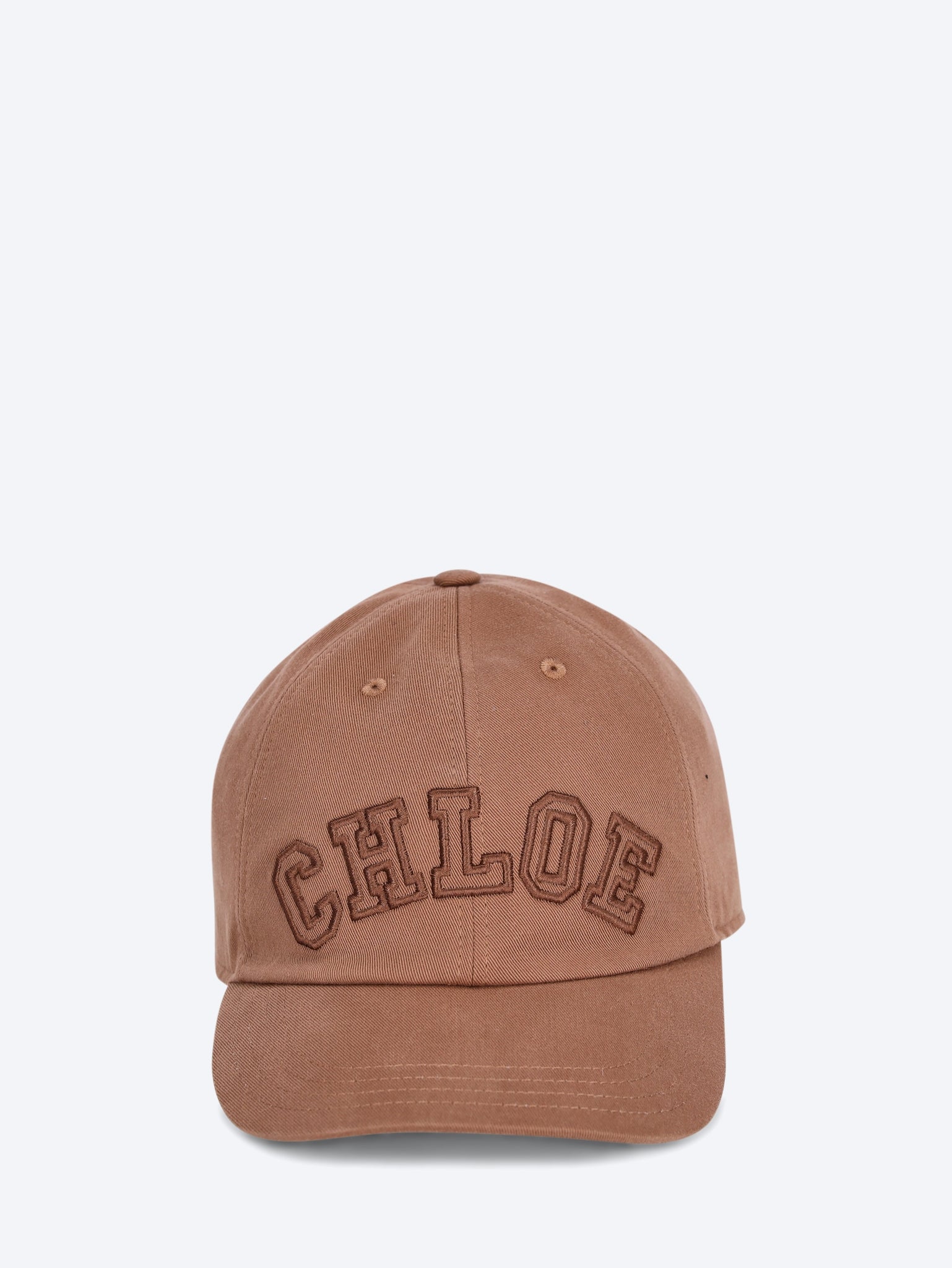 La casquette signature Chloé 1