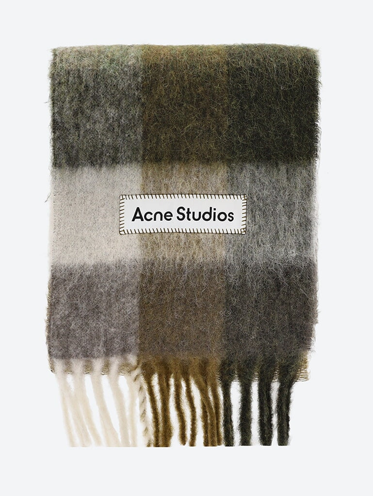 Checked wool fringe scarf 1