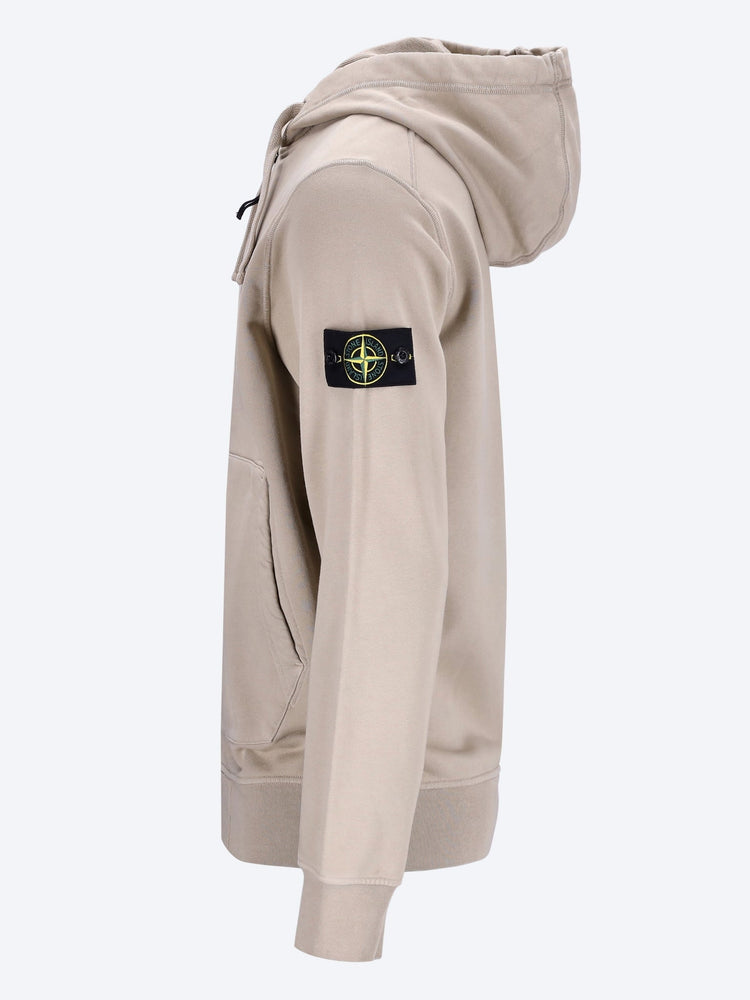 Sweat à capuche teint de vêtements 2