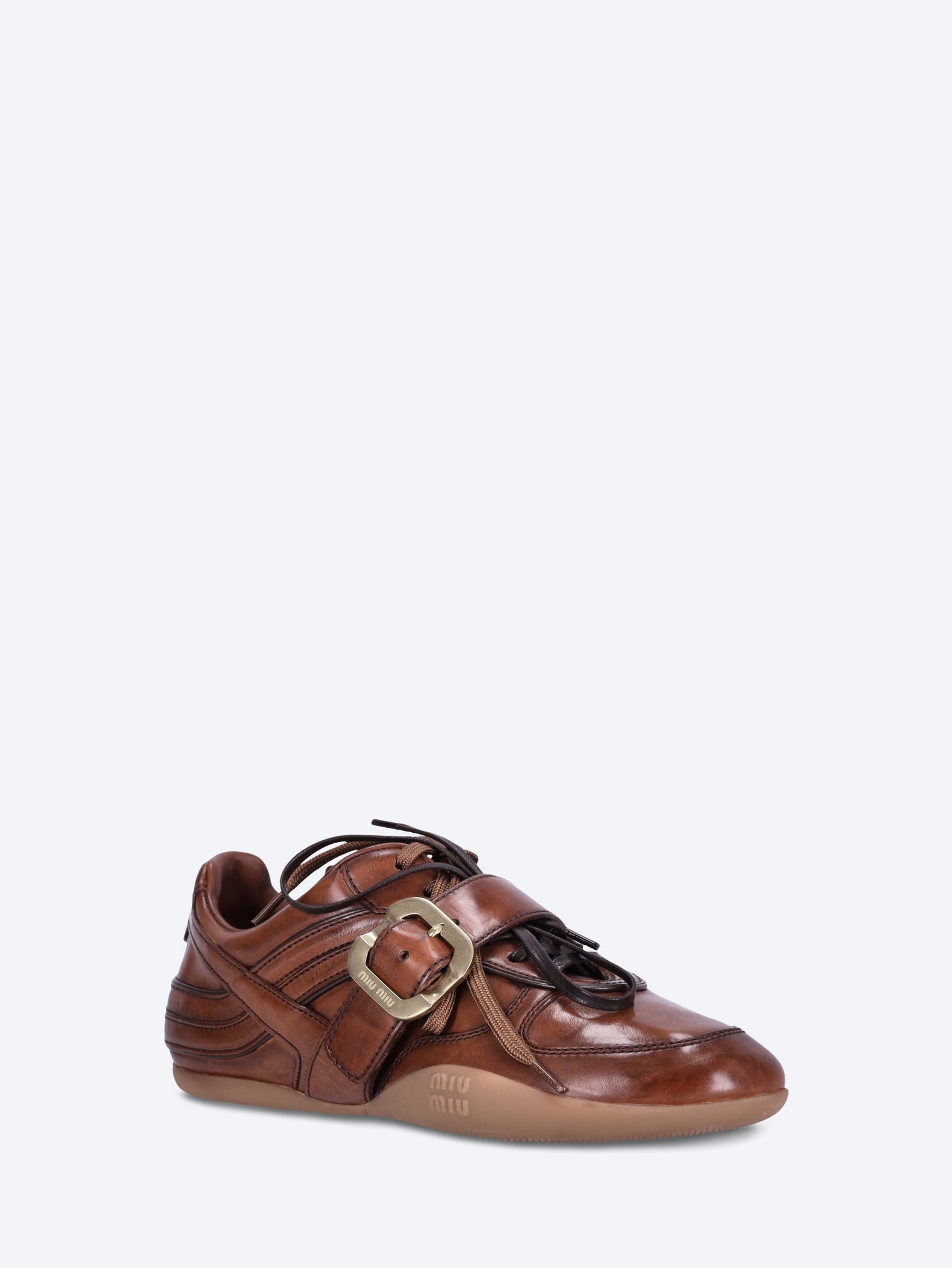 Turnschuh aus Leder 2