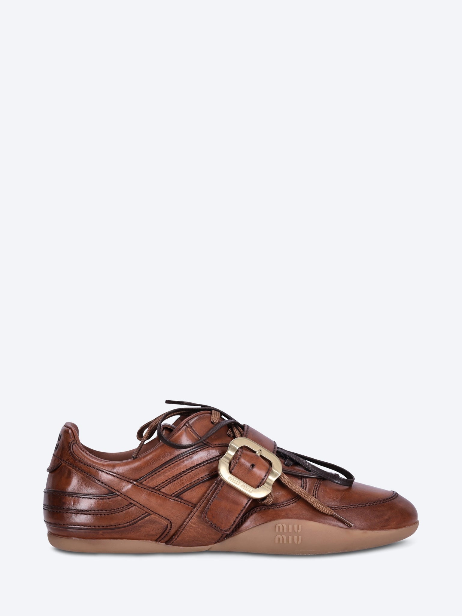 Turnschuh aus Leder 1