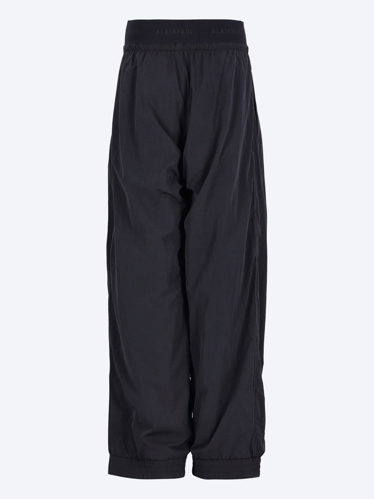 Knee shape trackpants 3