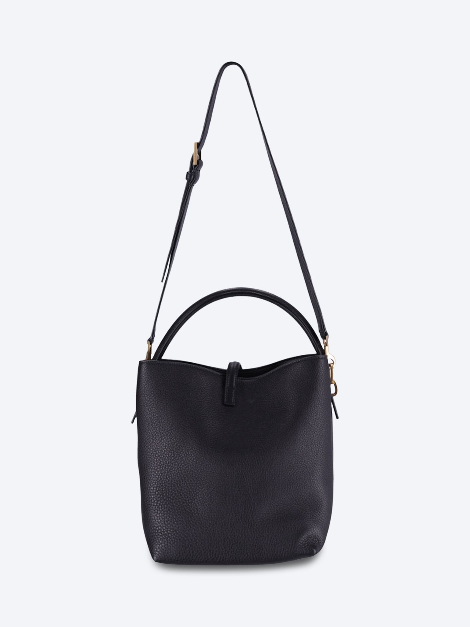 Le 37 supple in grained leather shoulder bag 4