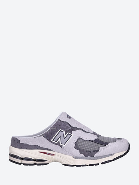 M2002nv1 sneakers