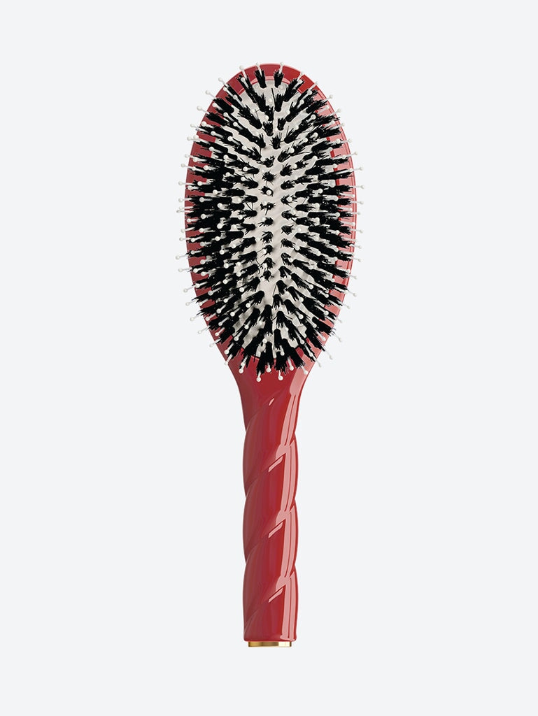 N.03 THE ESSENTIAL SOFT LARGE BRUSH CLAY COURT 1