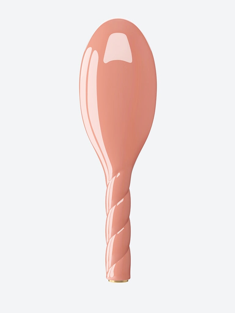N.03 the essential soft large brush orange 3