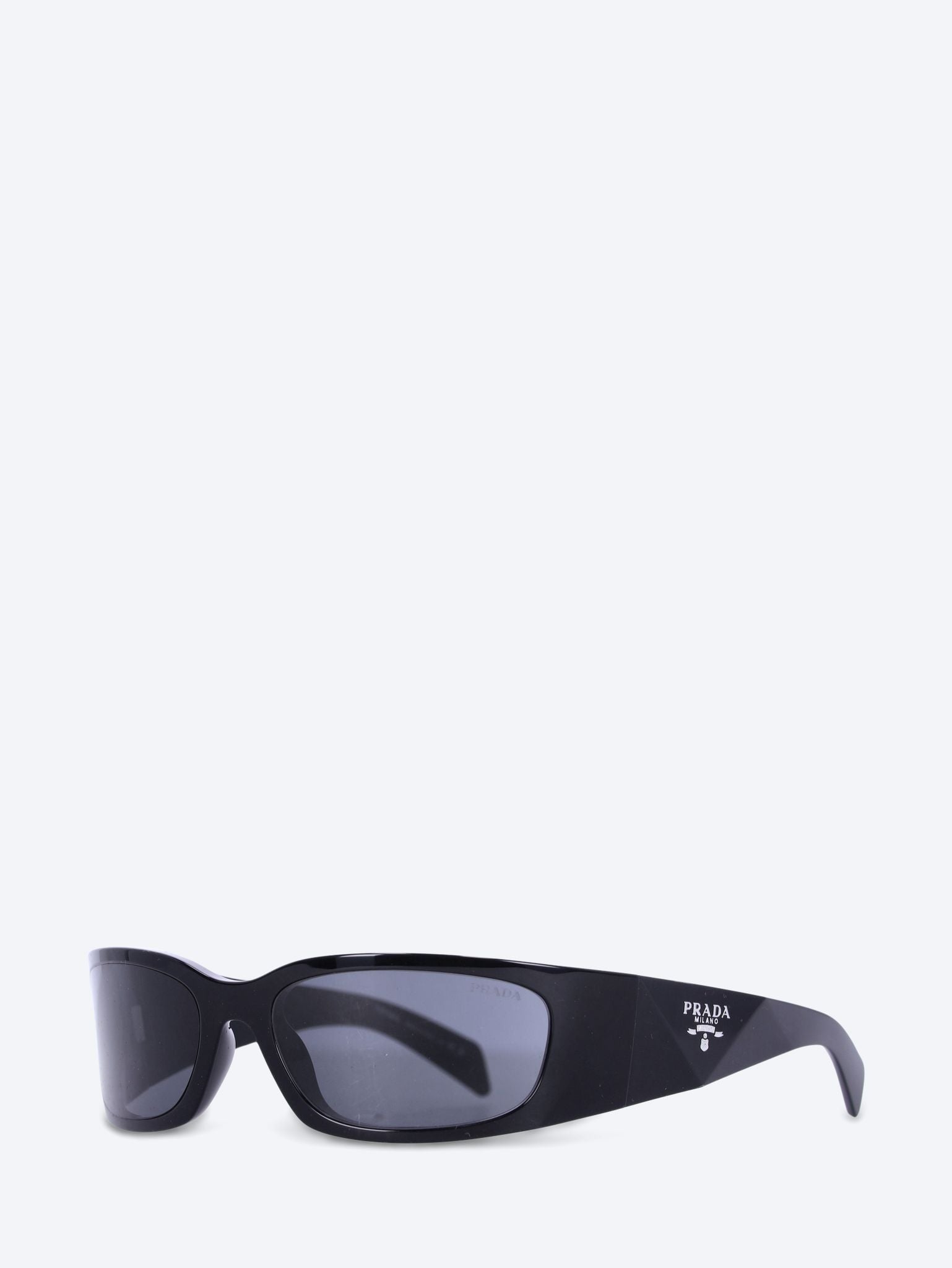 Sonnenbrille mit Prada-Symbol 2