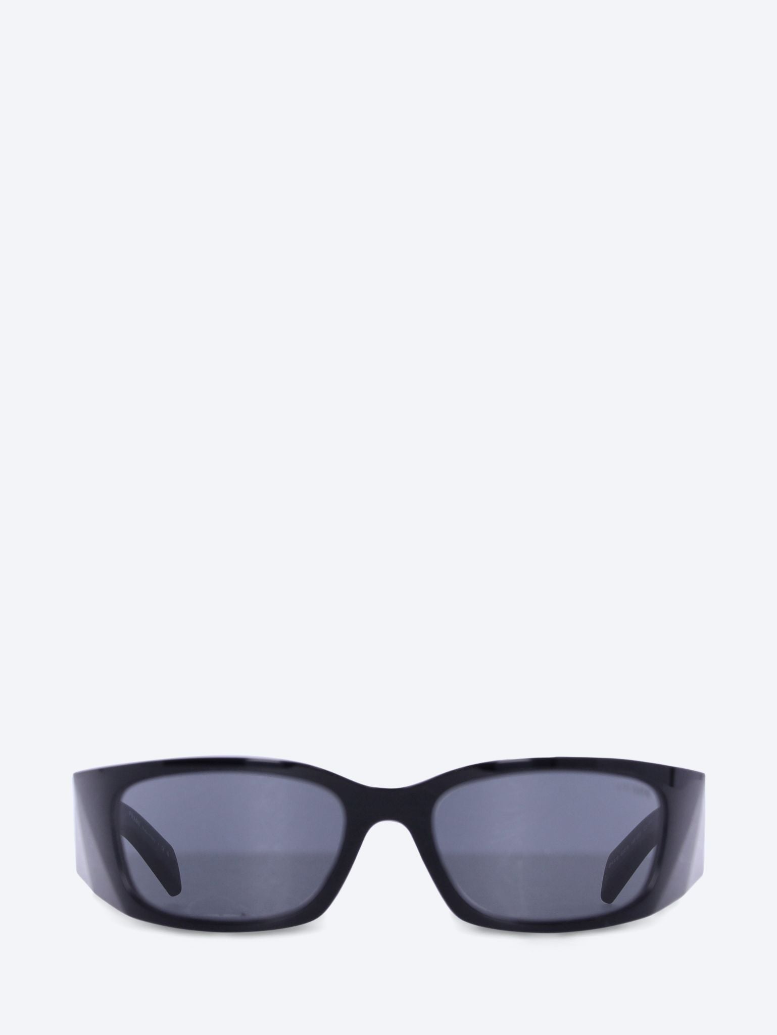 Sonnenbrille mit Prada-Symbol 1