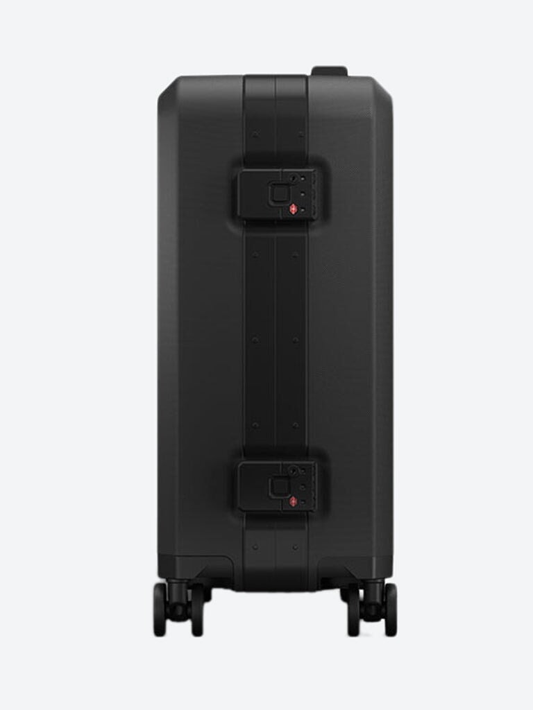 RAMVERK PRO CARRY-ON BLACK OUT 3