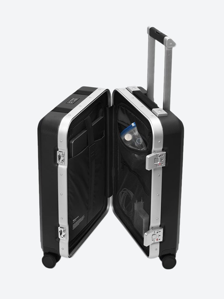 RAMVERK PRO CARRY-ON BLACK OUT 4