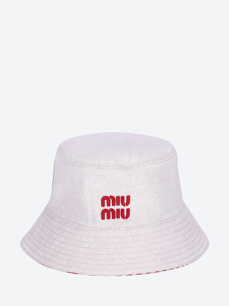 Reversible hat with pouch 3