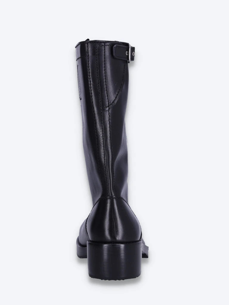 Rounded toe workwear boots 5