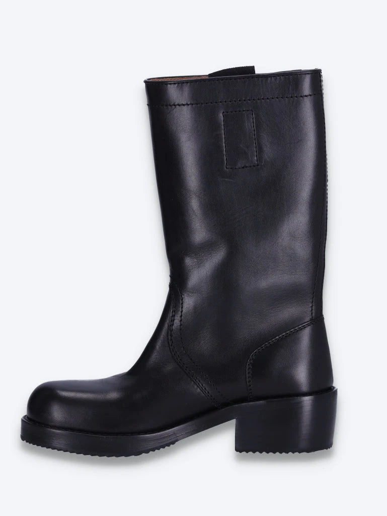Rounded toe workwear boots 4