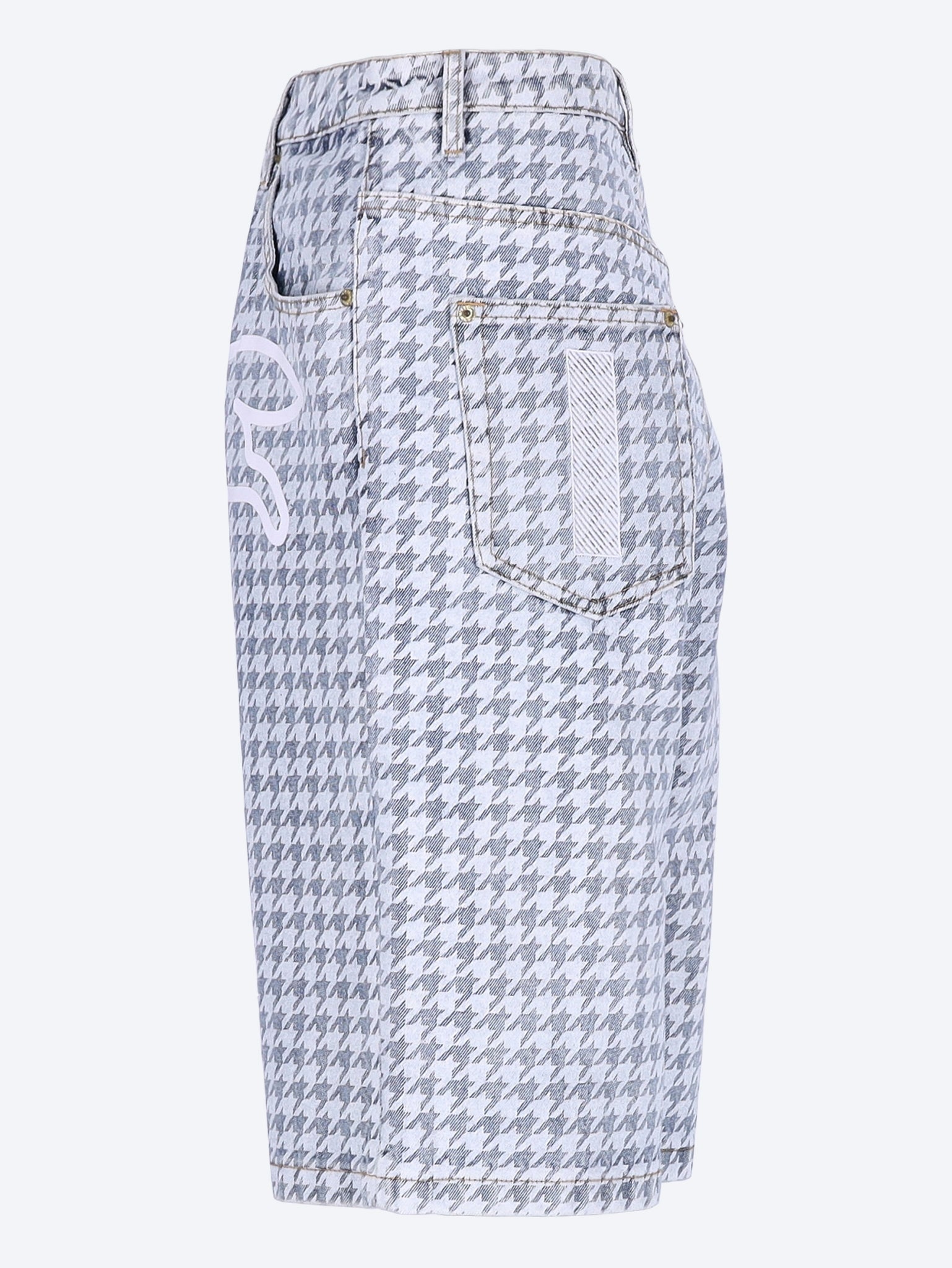 Short en denim de chien coulant 2