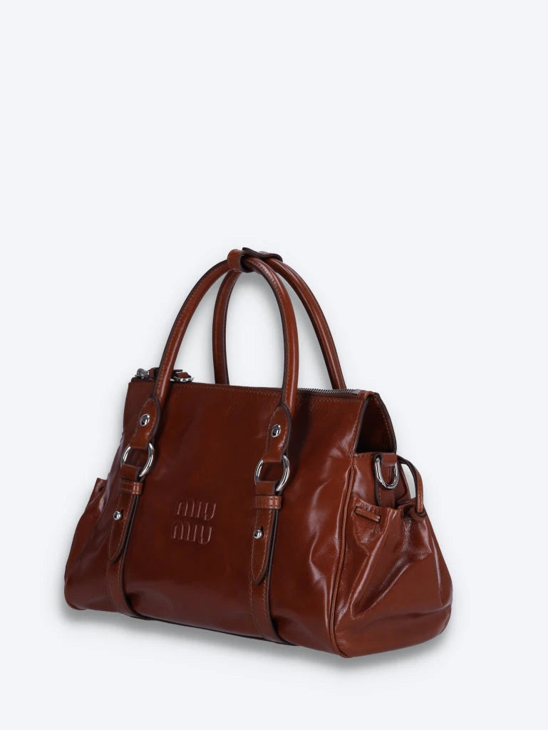 Handtasche aus glänzendem Leder 2