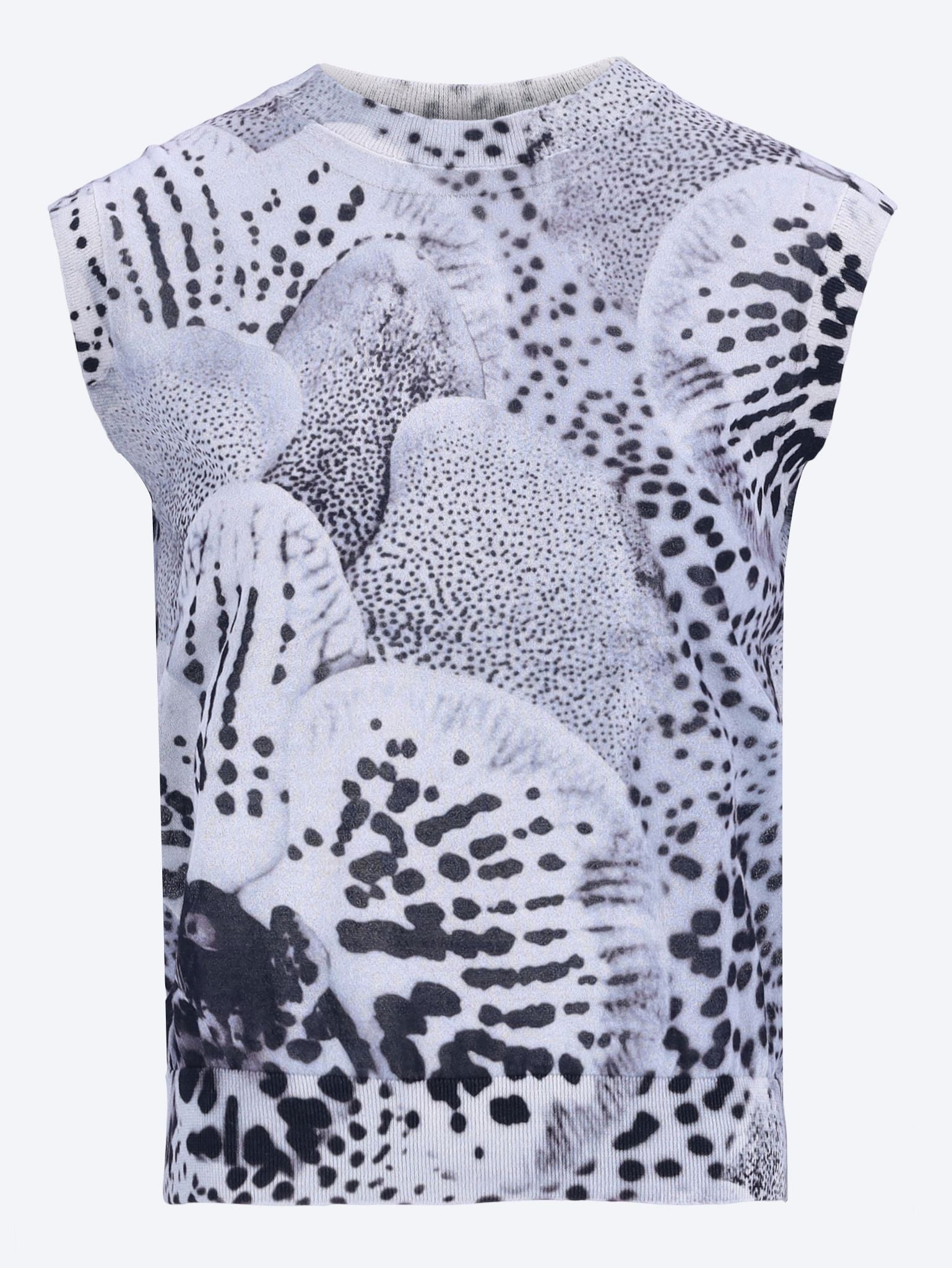 Sleeveless crewneck sweater 1