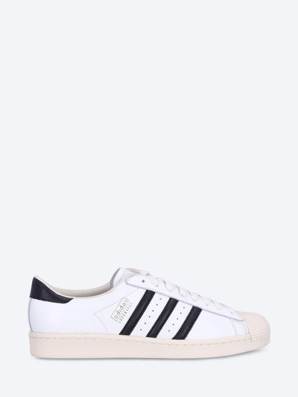 Superstar vintage sneakers