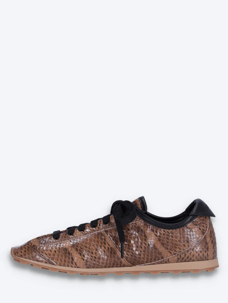 The tennis sneakers 4