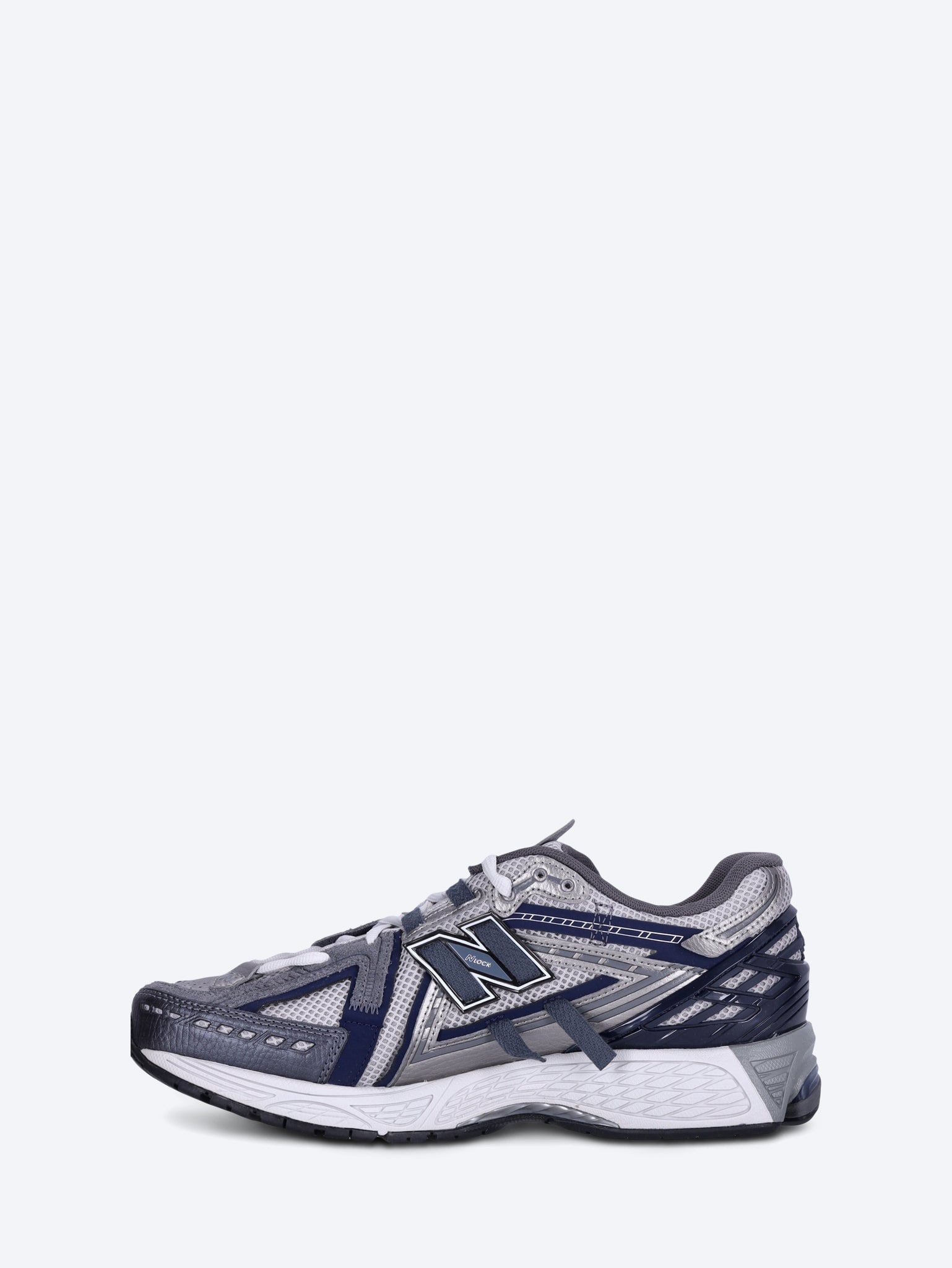 U1906av1 sneakers 4