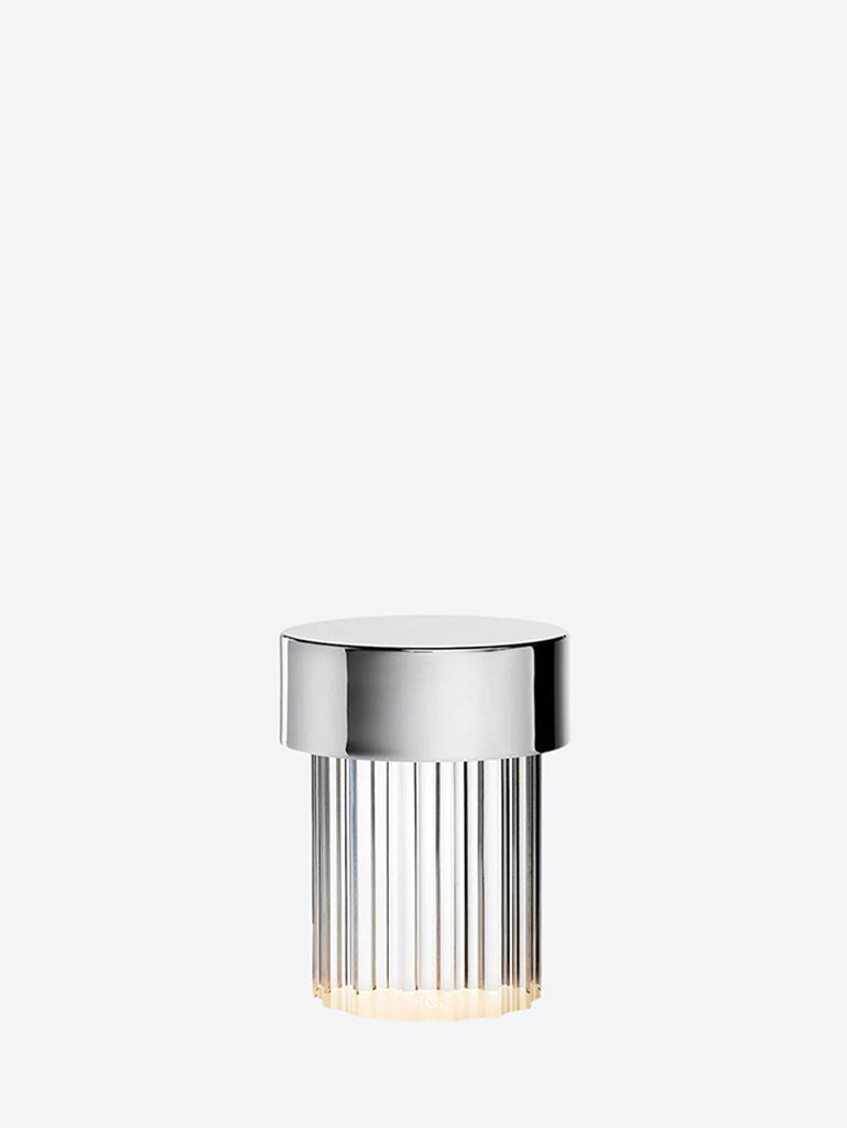 Letzte Bestellung geriffelte Tischlampe aus Edelstahl 1