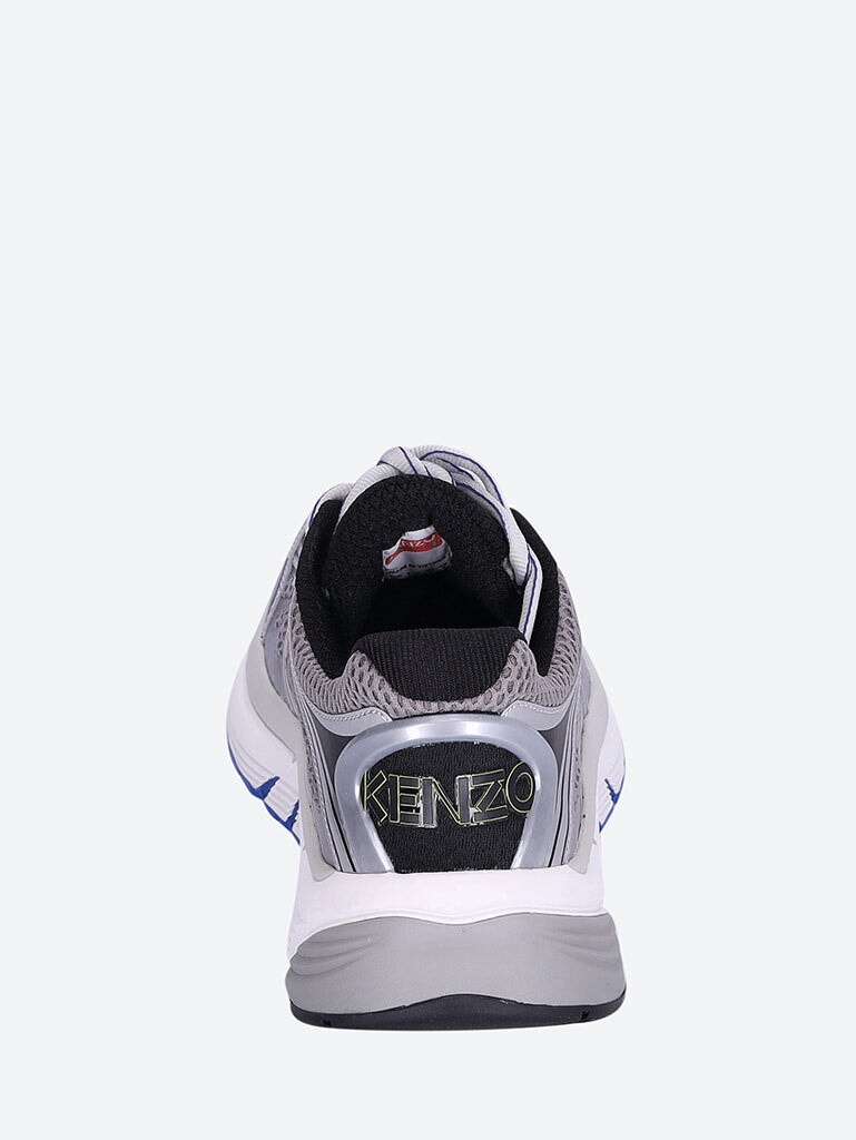 Low top tech runner sneakers 5
