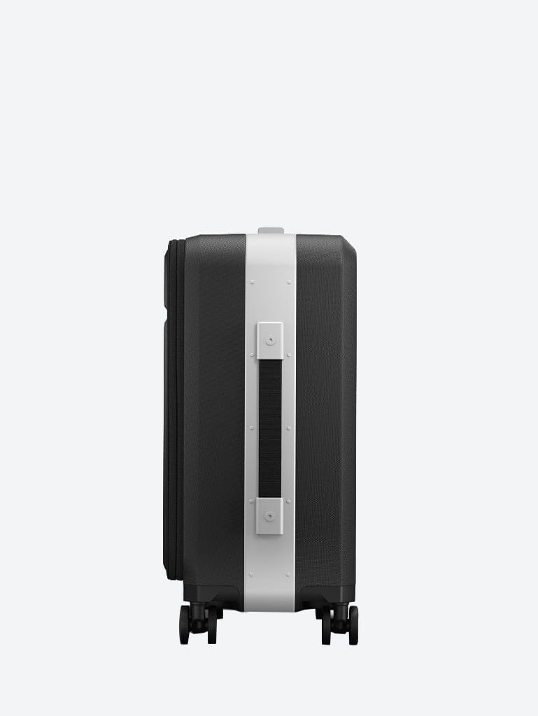 RAMVERK PRO FRONT-ACCESS CARRY-ON - SILVER 3