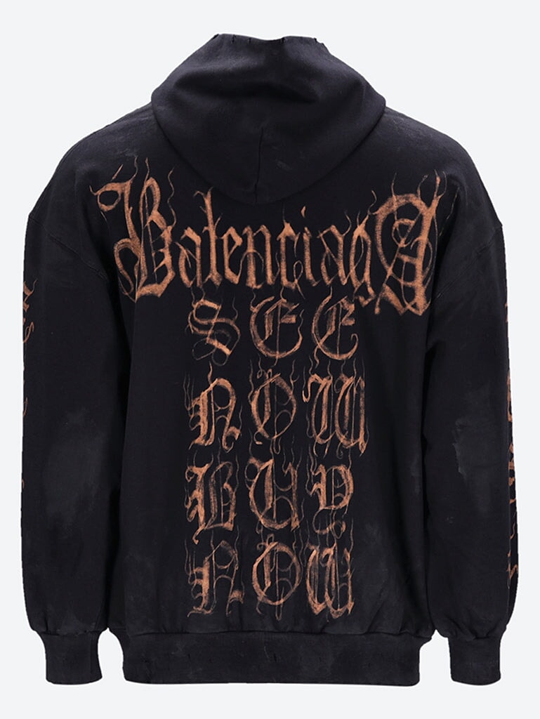 Small zip-up hoodie 3