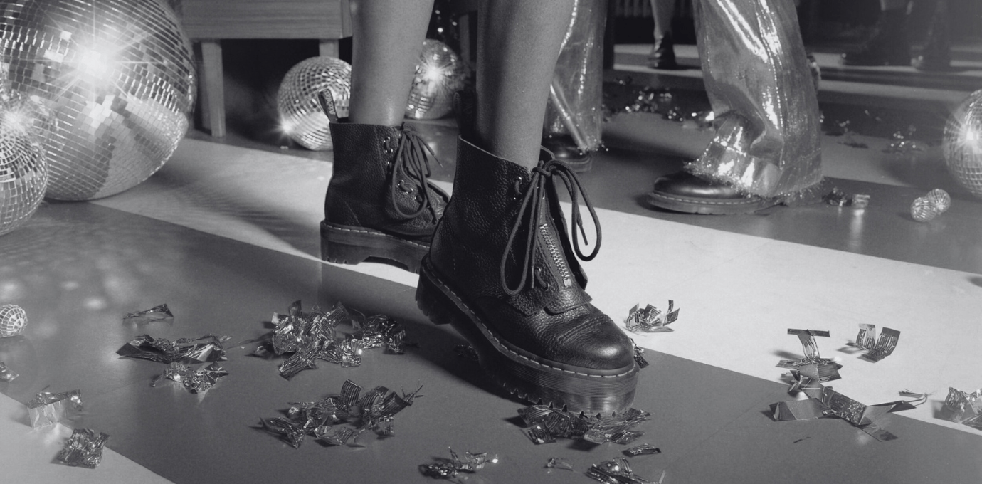 Dr hotsell martens argent