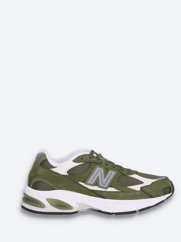 2010 sneakers 1
