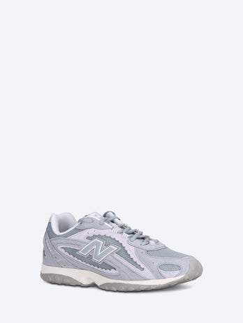 204l sneakers