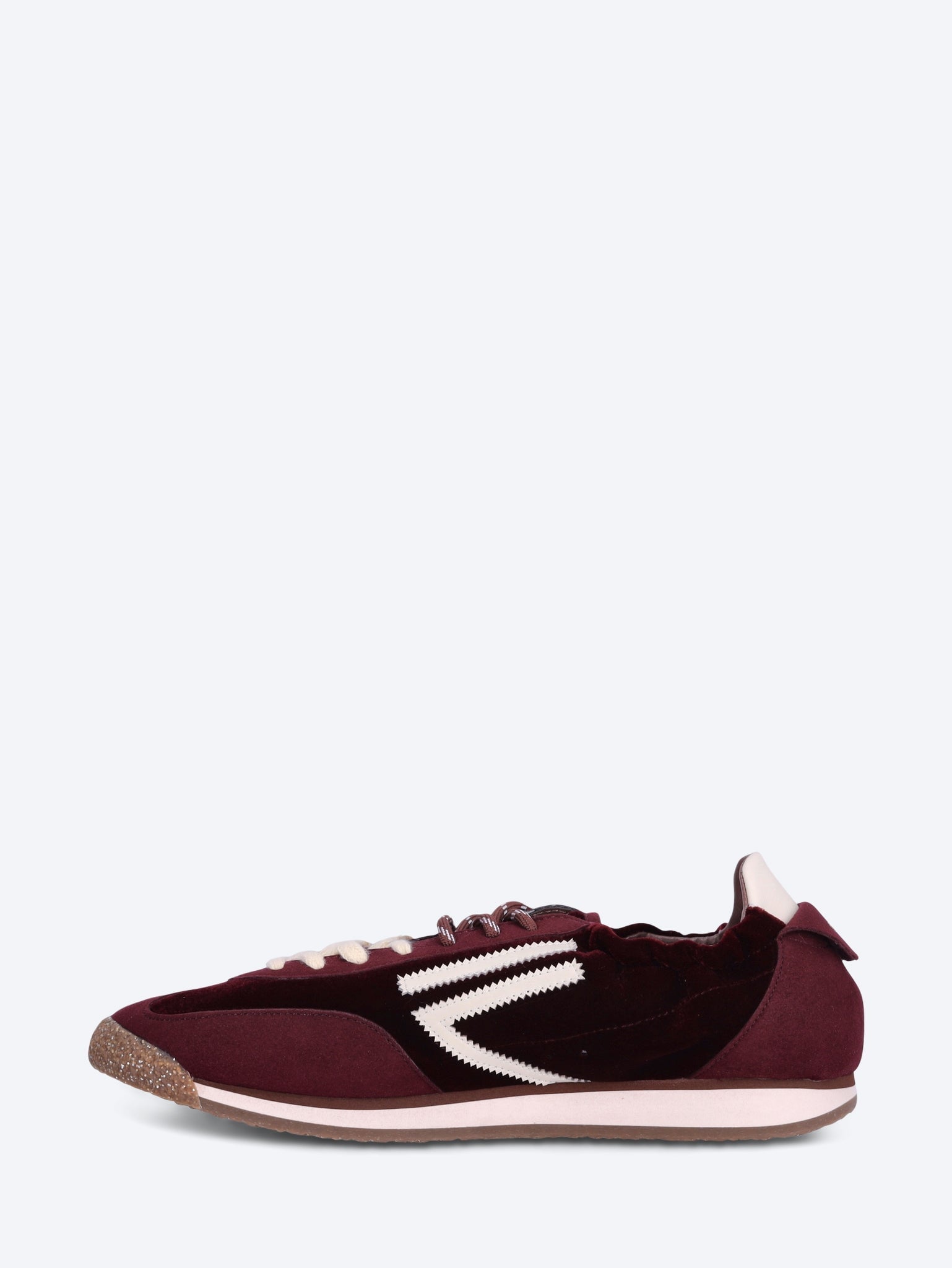 6.02 Panther-Wein-Sneaker 4