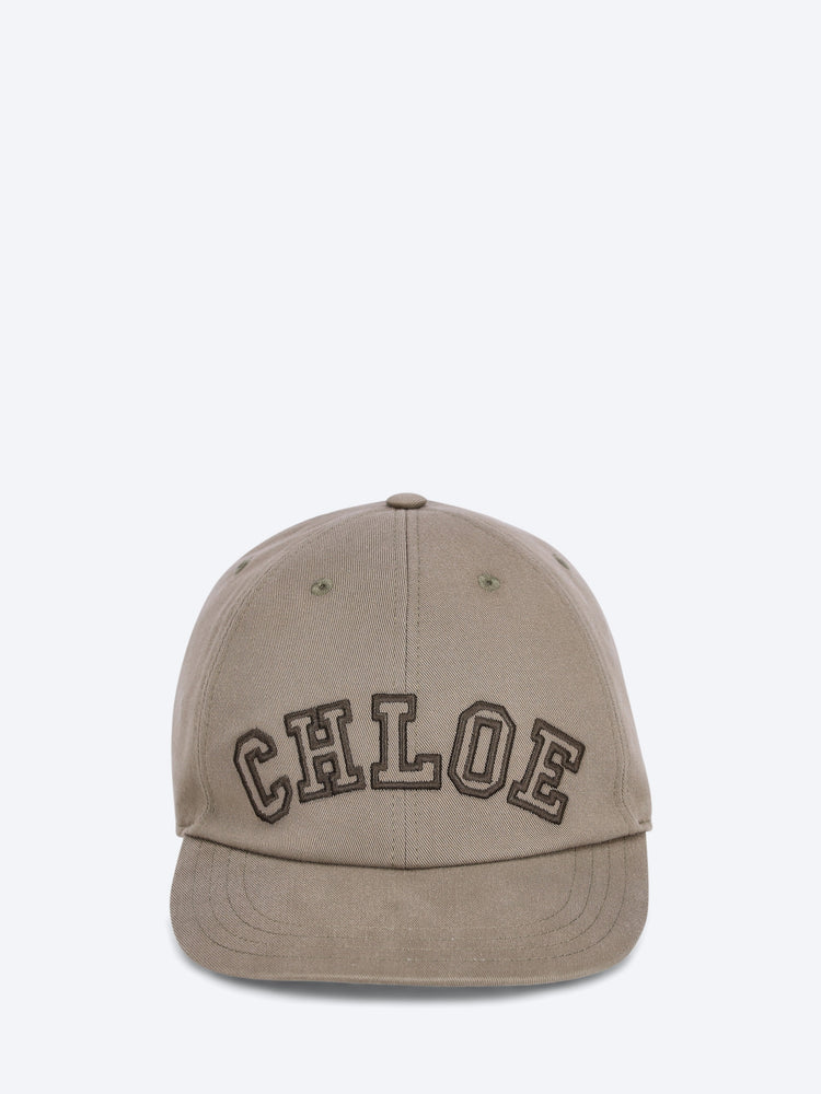 La casquette signature Chloé 1