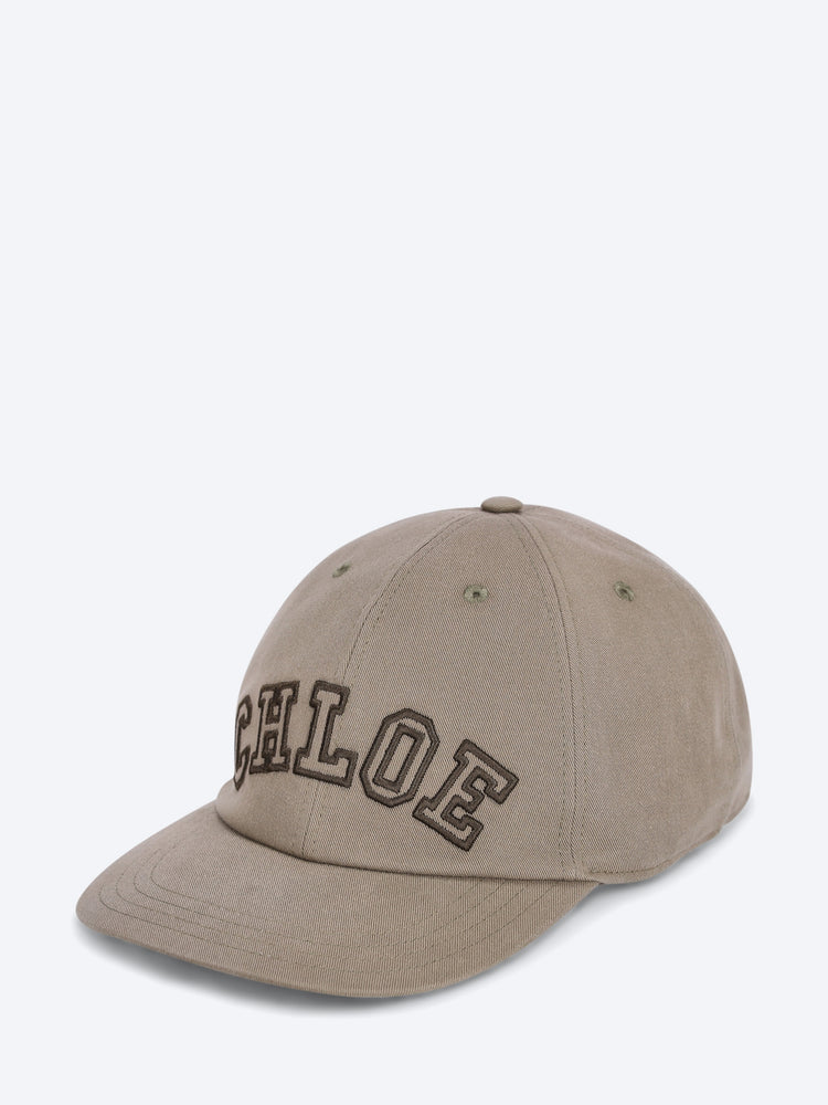 La casquette signature Chloé 2