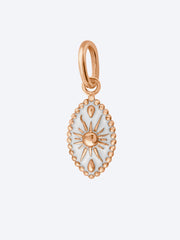 Pendentif Karma oder Rose Resine v. Chr ref: