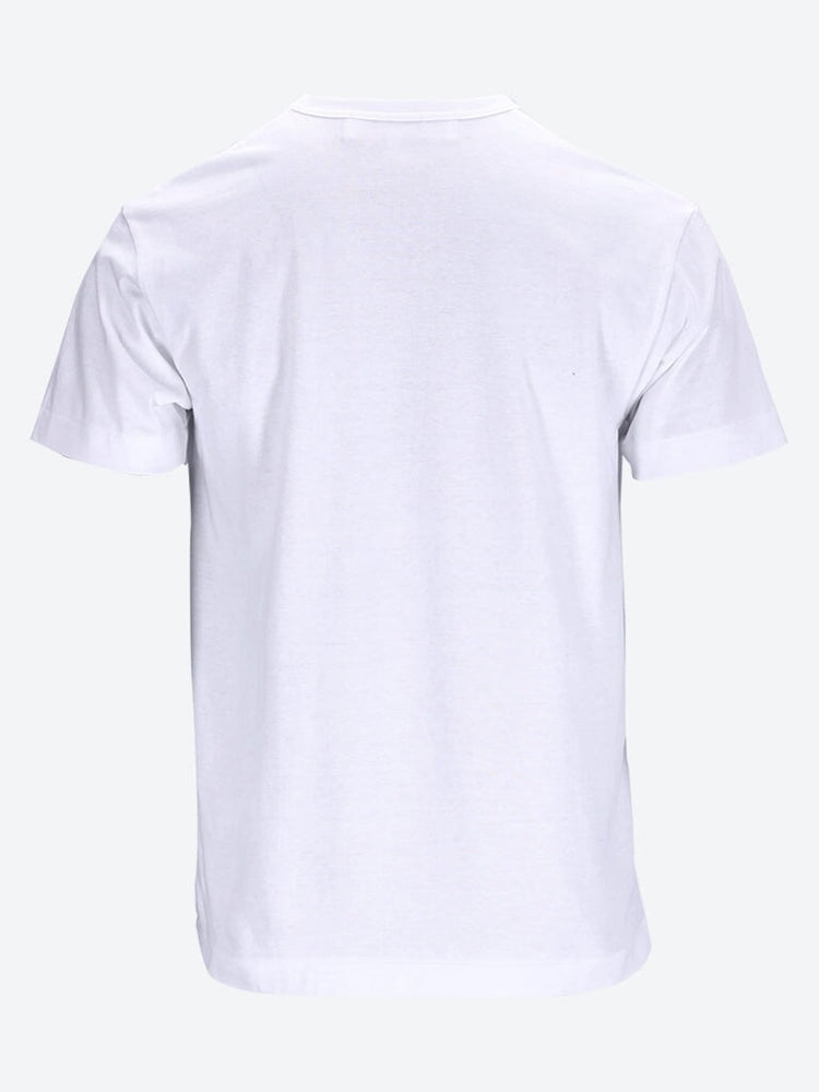 T-Shirt mit rotem Emblem 2