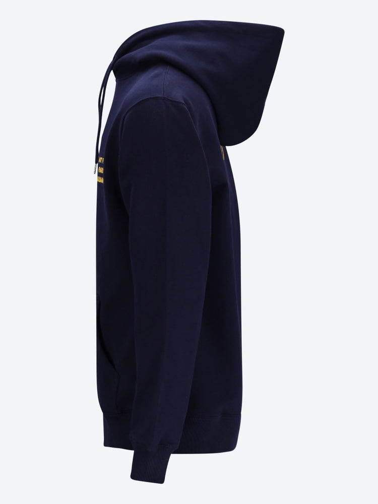 Kapuzenpullover mit auffälligem Slogan 2