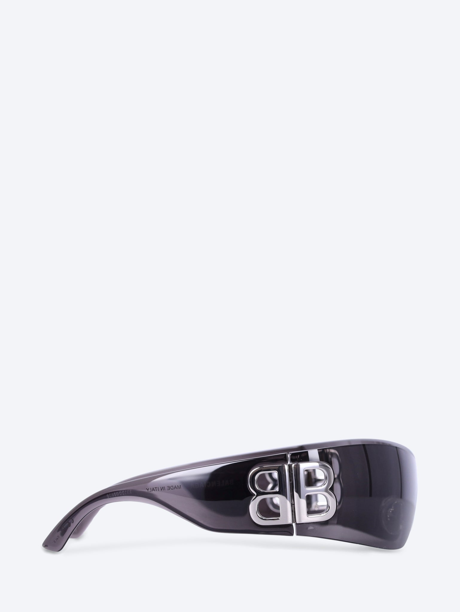 Lunettes de soleil injectées de masque autoritaire 4