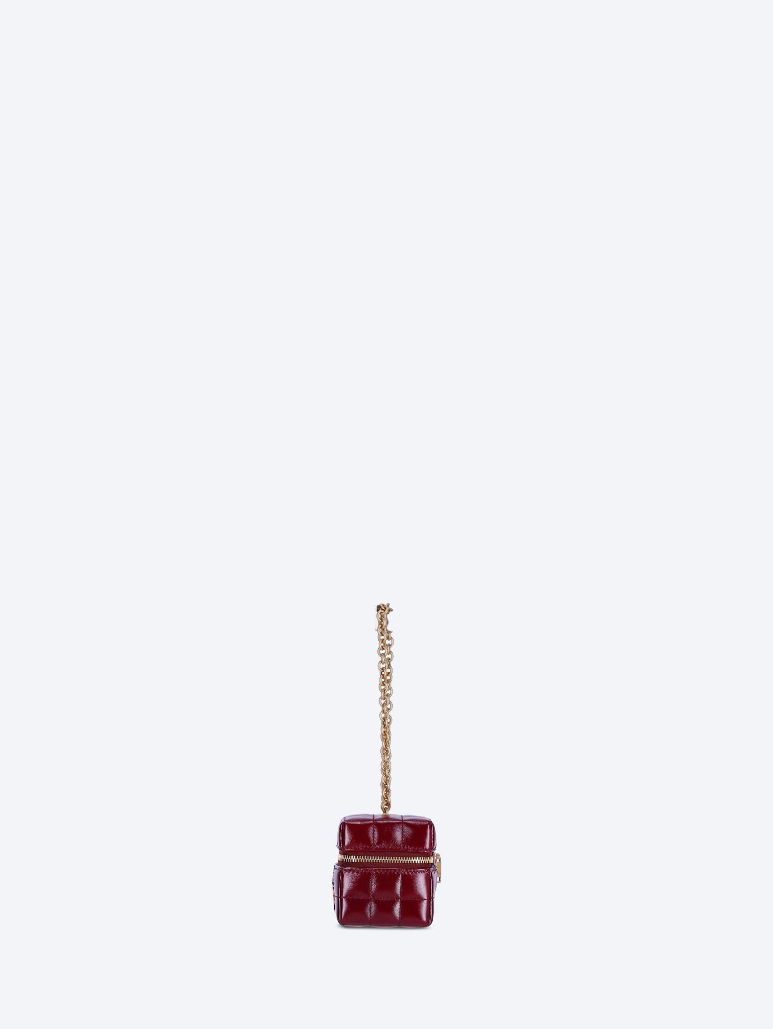 Cassandre matelasse carre mini cube on chain 2