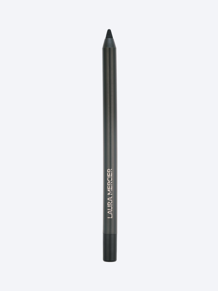 Kaviar-Eyeliner-Smoking 1
