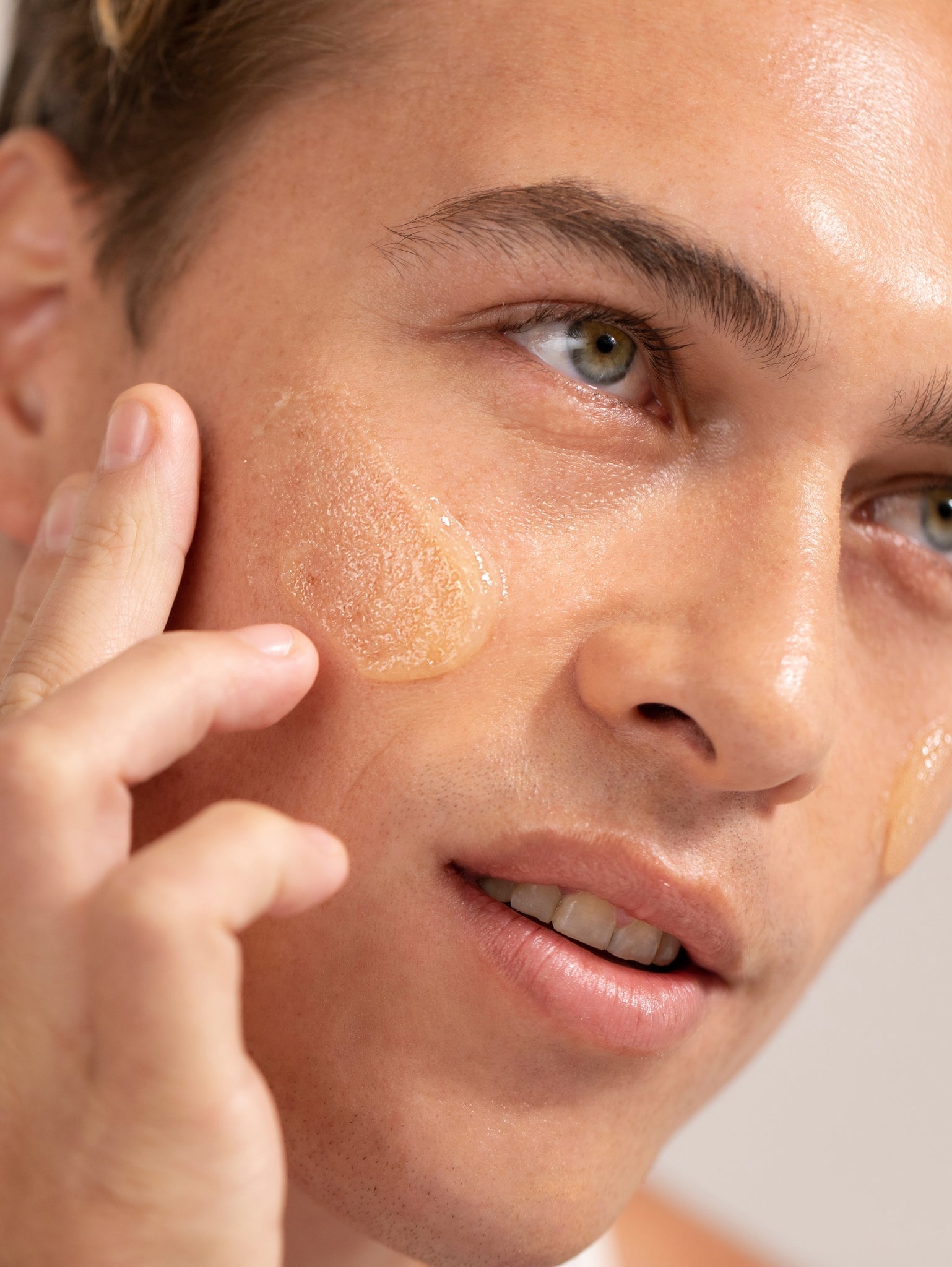 Cloudberry exfoliating cleanser 5