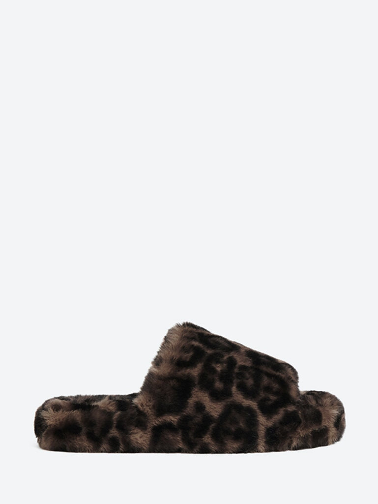 Dillon dark leopard slides 1