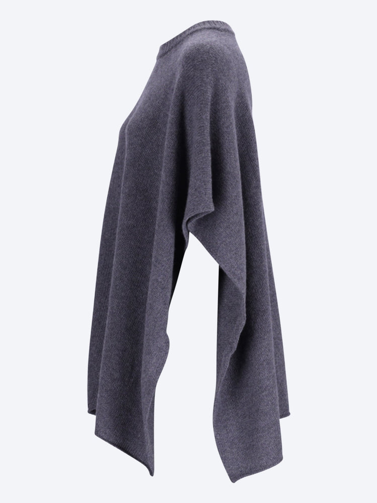 Din-Cape-Pullover 2