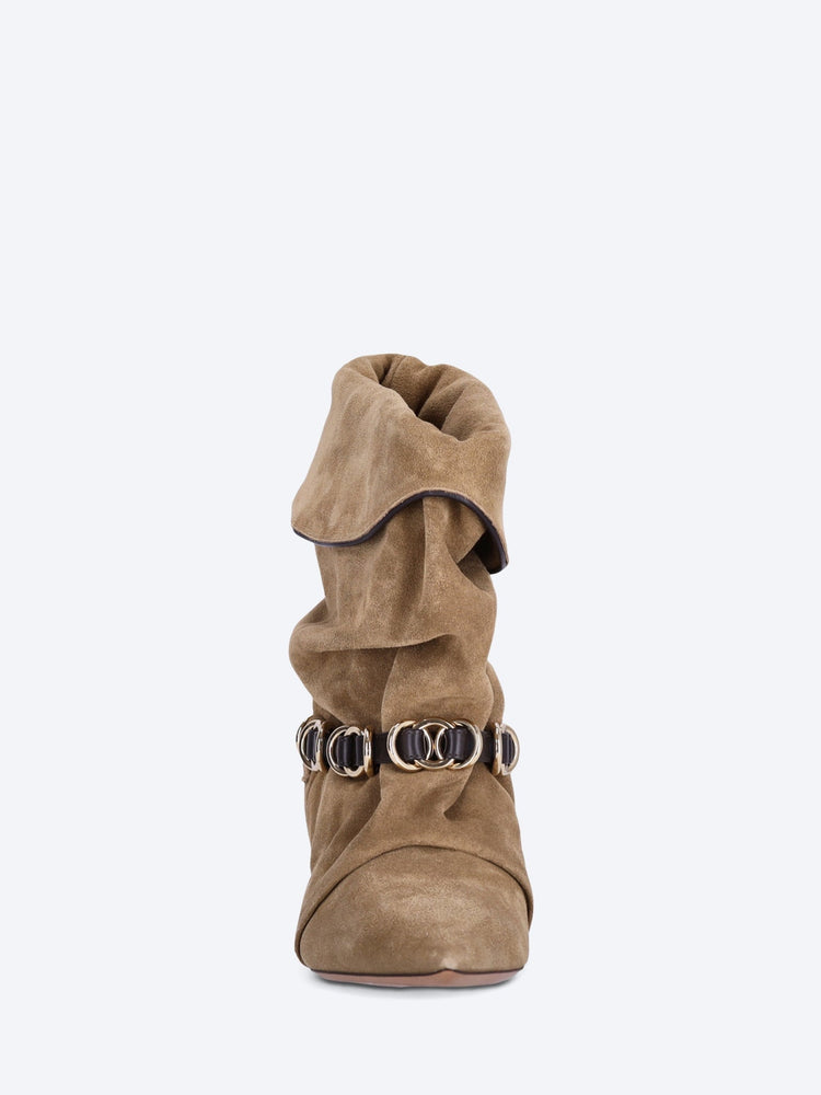 Edrik bagues les bottes 3