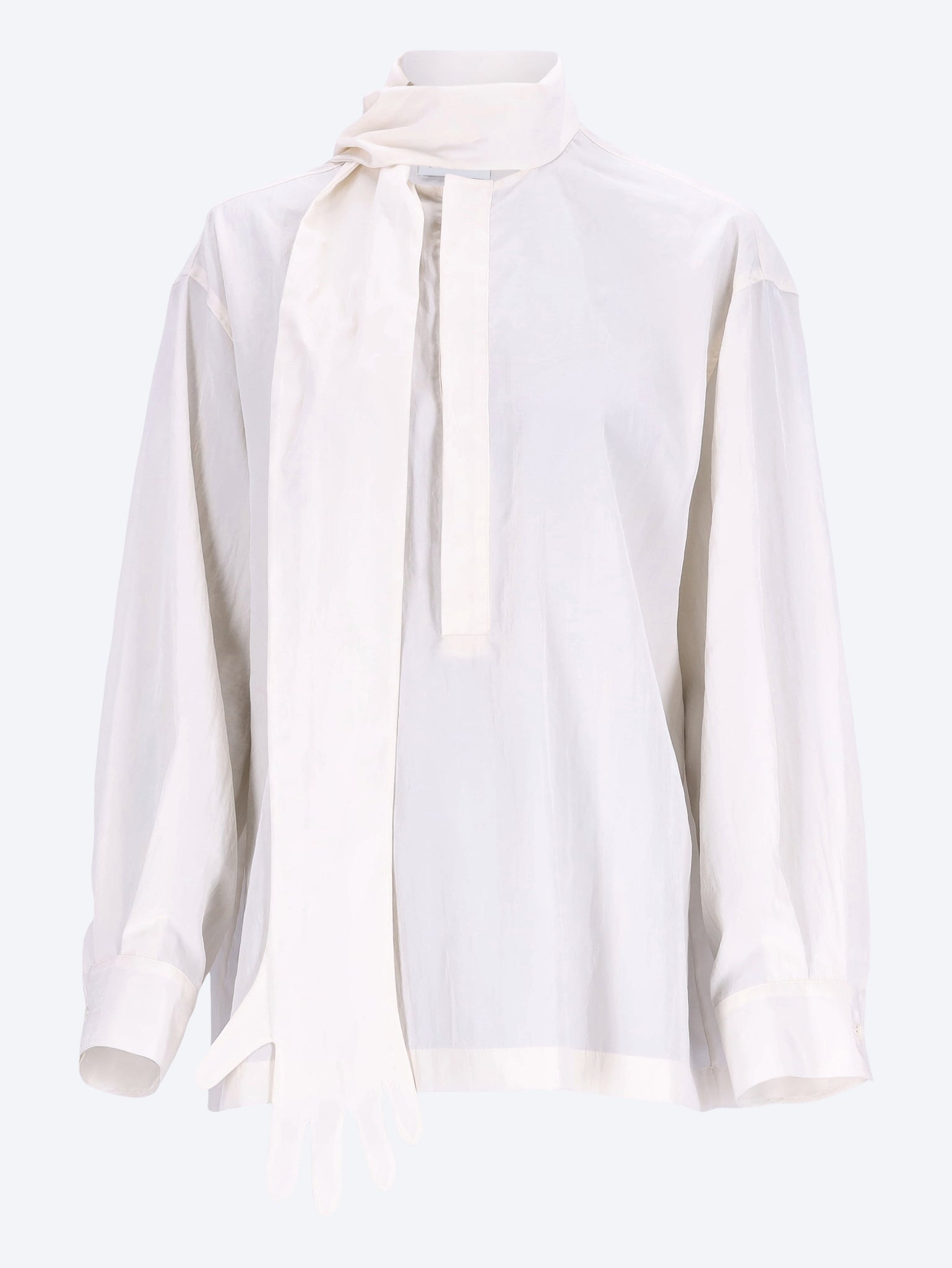 Gloves detail shirt 1