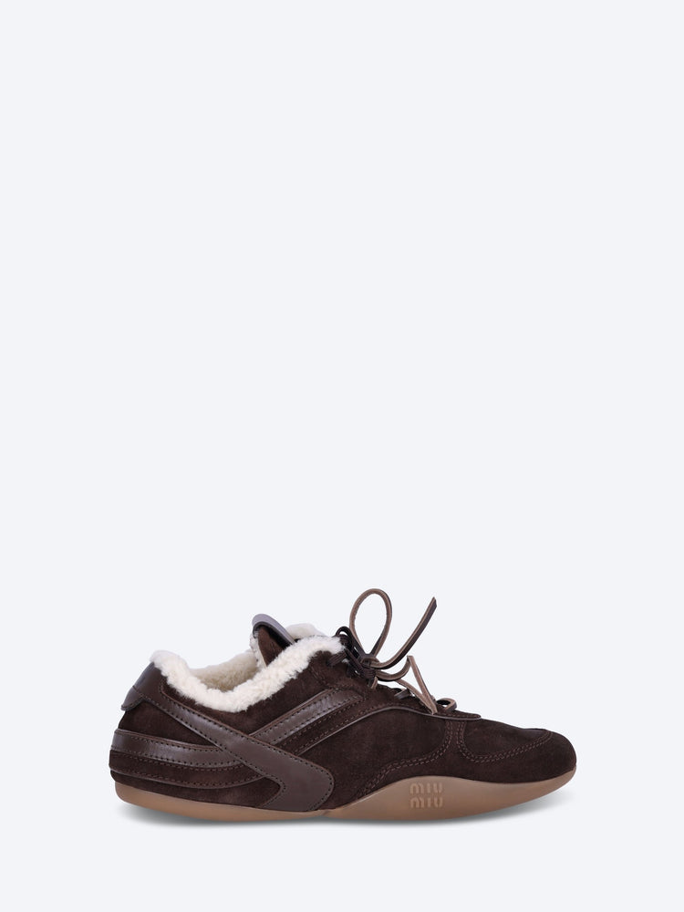 Gymnasium-Sneaker aus technischem Stoff und Wildleder 1