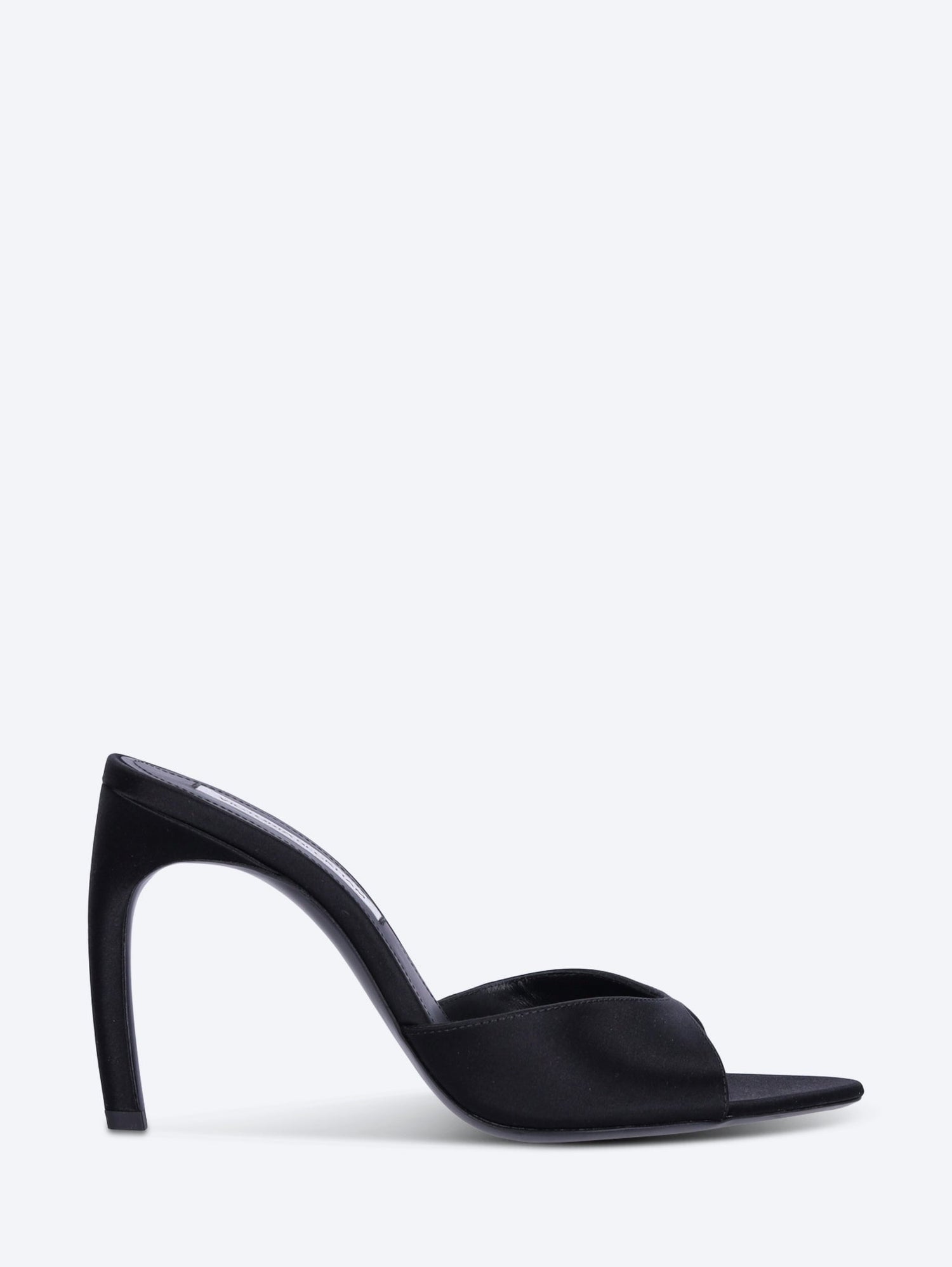 VICTORIA BECKHAM