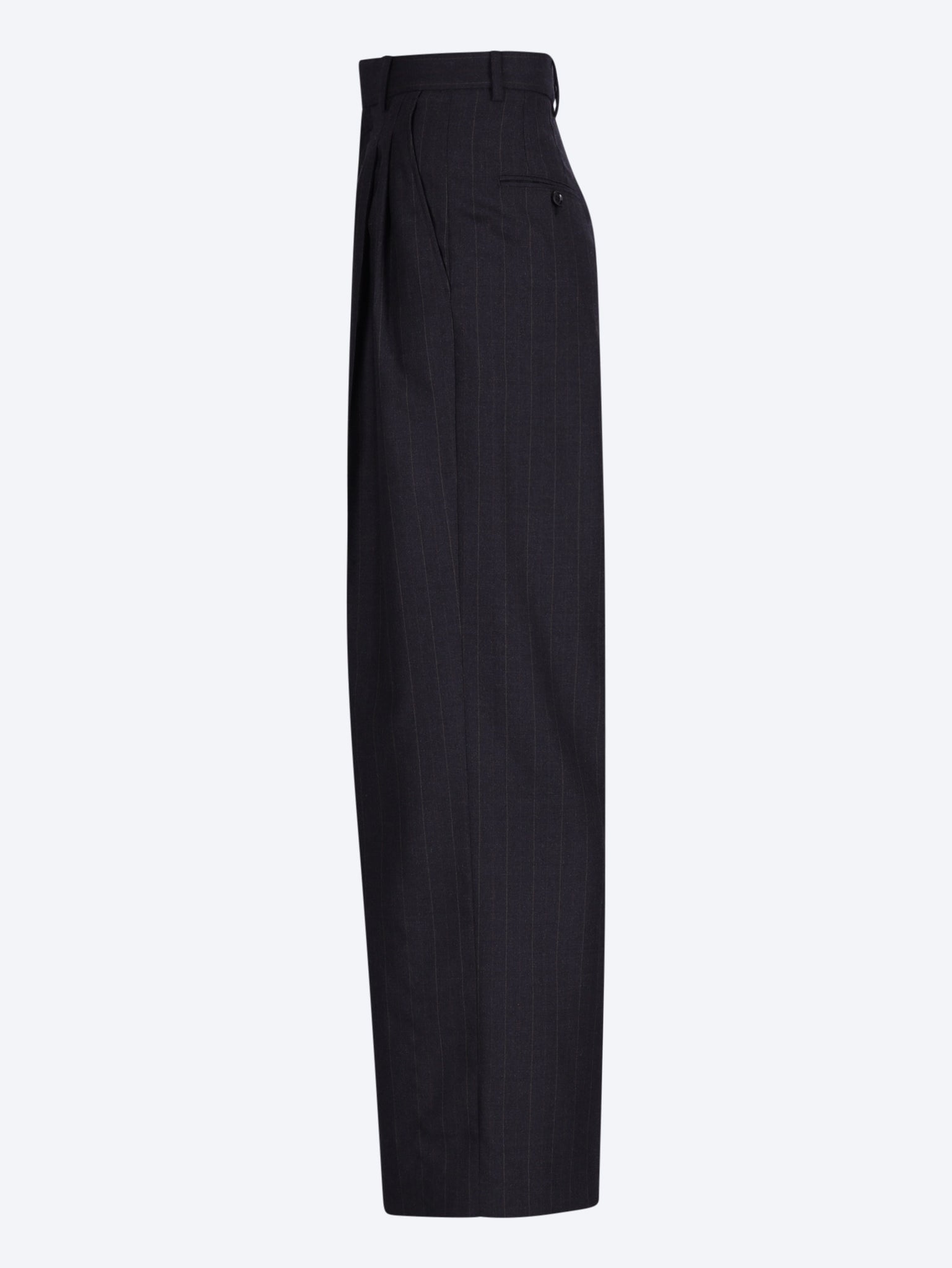 Weite Hose mit hoher Taille und zwei Falten 2
